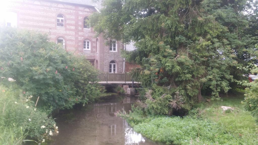 Gite De L'Ancien Moulin Valmont  エクステリア 写真